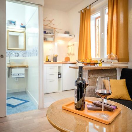 Apartment Bosiljak Jelsa  Eksteriør bilde