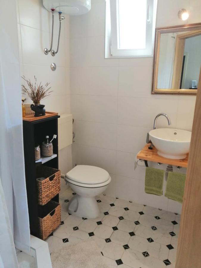 Apartment Bosiljak Jelsa  Eksteriør bilde