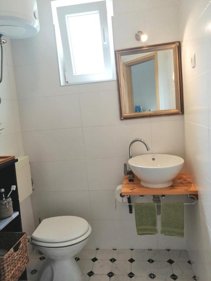 Apartment Bosiljak Jelsa  Eksteriør bilde