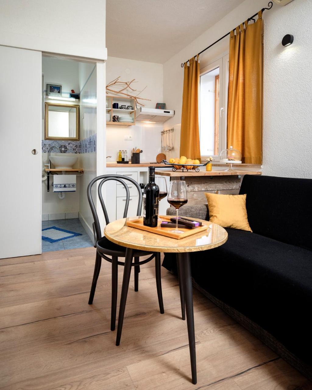 Apartment Bosiljak Jelsa  Eksteriør bilde