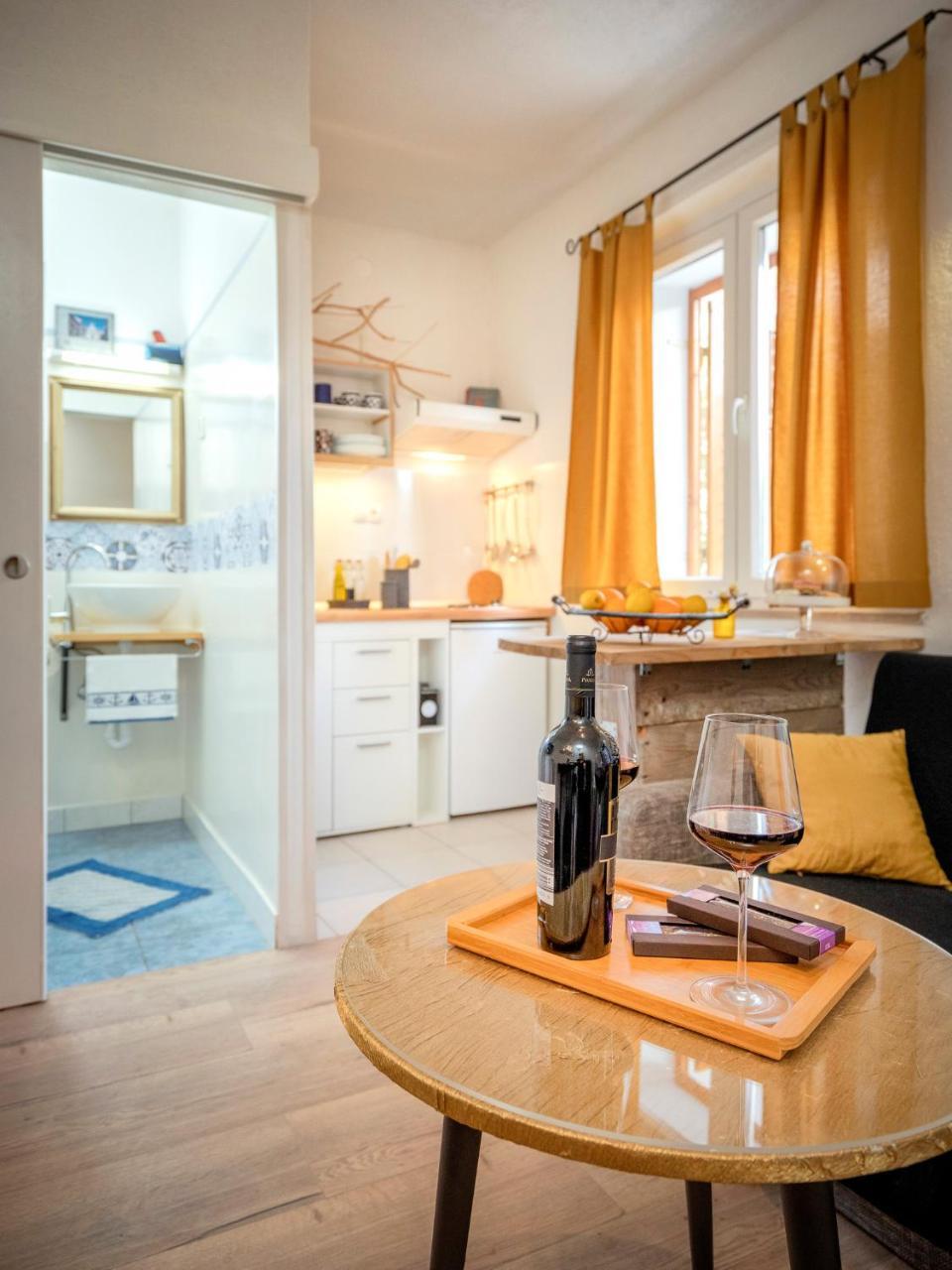 Apartment Bosiljak Jelsa  Eksteriør bilde